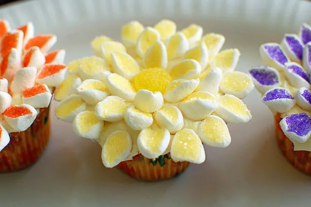 How to make spring flower cupcakes