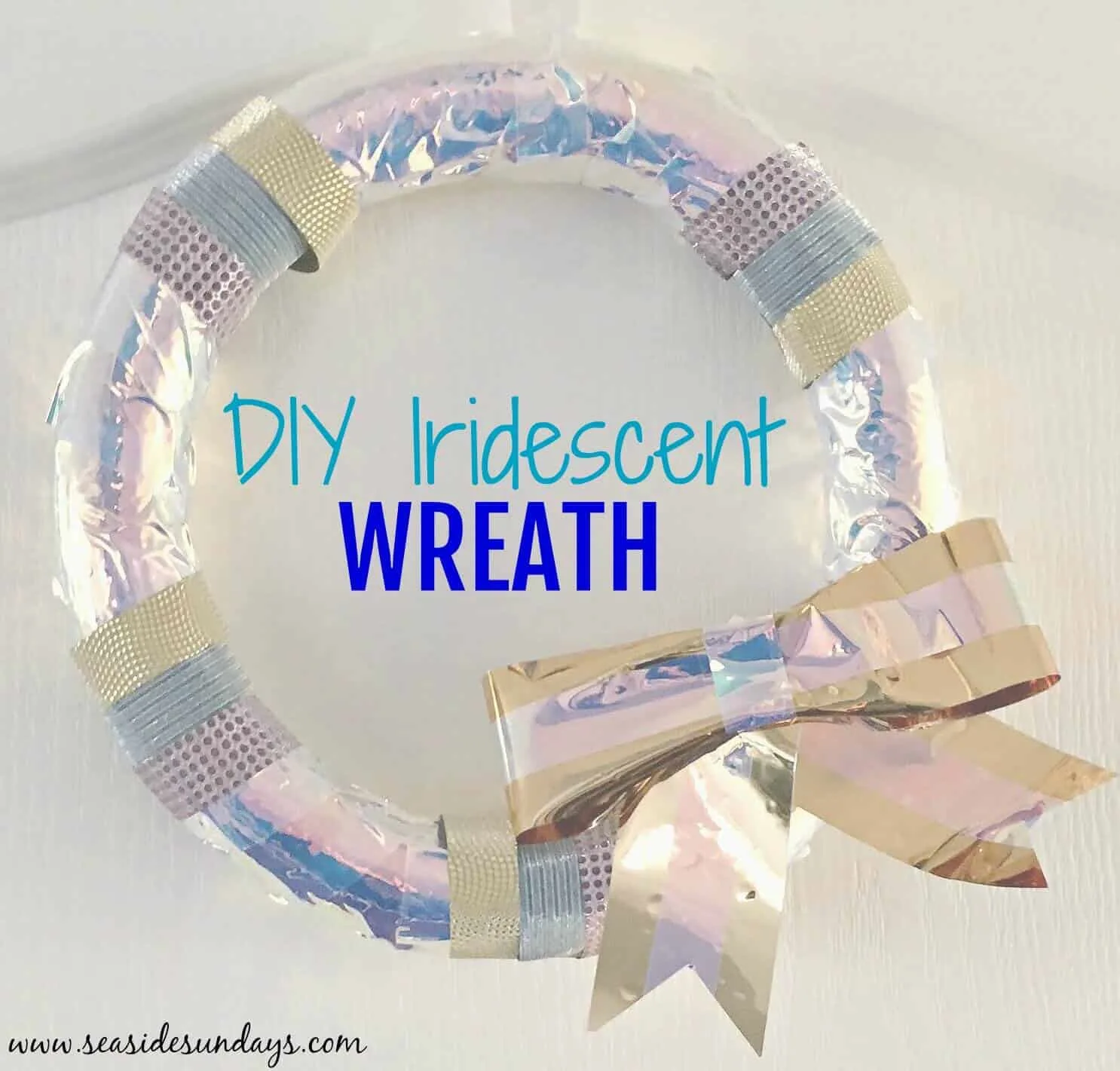 Easy DIY winter wreath. #christmas #wreath #craft #holidaycraft