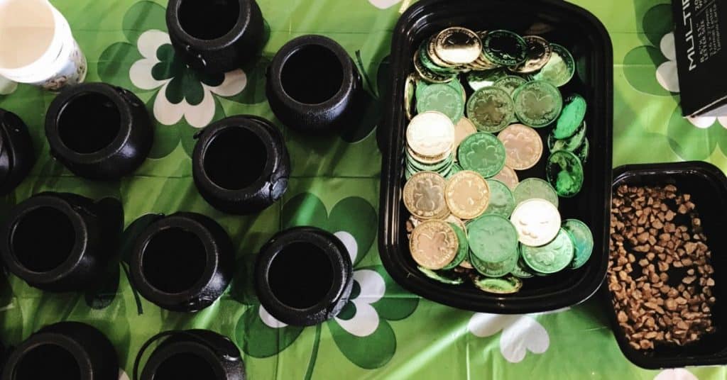 St Patrick's Day craft magic leprechaun garden craft for kids. Make a pot of gold activity