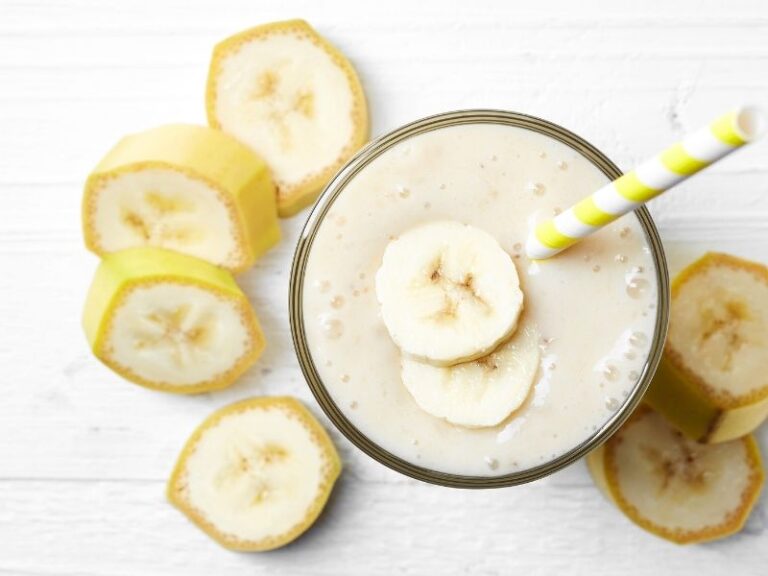 21 Lactation Smoothies For Breastfeeding Moms