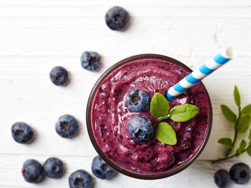 Berry lactation smoothies