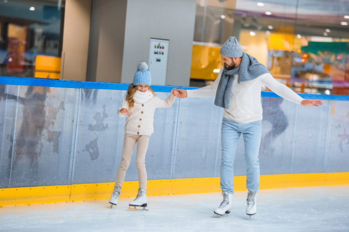 father and daughter ice skating date
