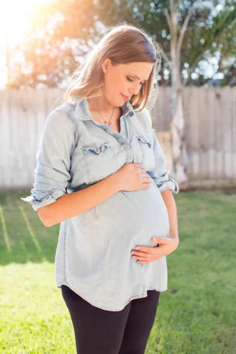 summer maternity capsule wardrobe