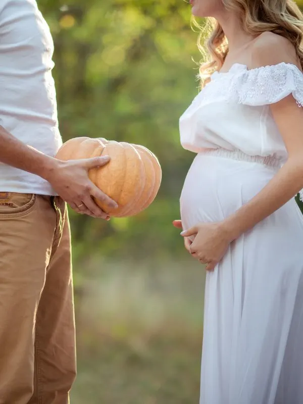 fall pregnancy announcement ideas