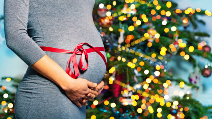 Christmas Pregnancy announcement ideas