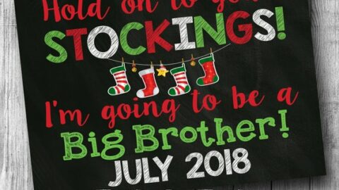 Christmas Pregnancy announcement ideas