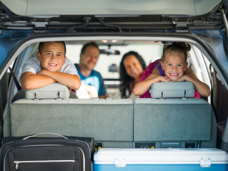 how to keep kids busy on a road trip