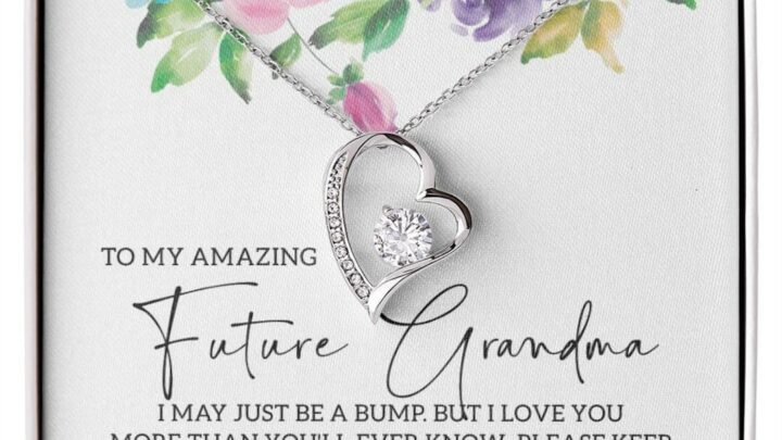 How to announce pregnancy to mom on Mother's Day
