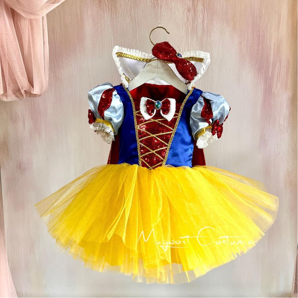 Snow White Halloween Costume