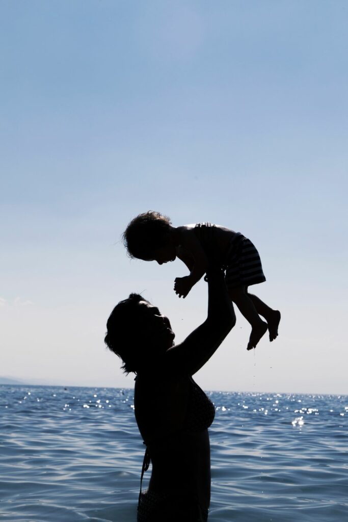 diy photos of a baby on the beach